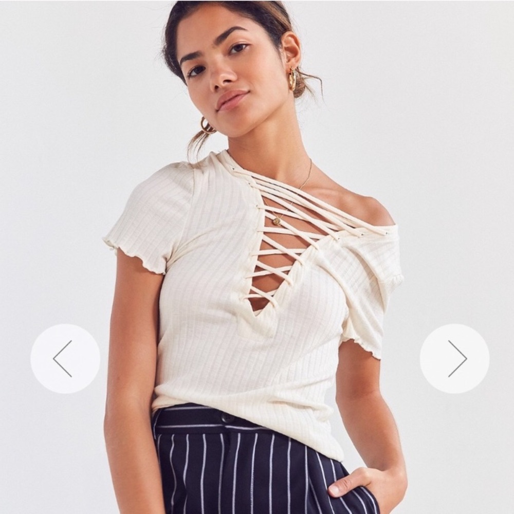 tie up knit ruffled white crop top